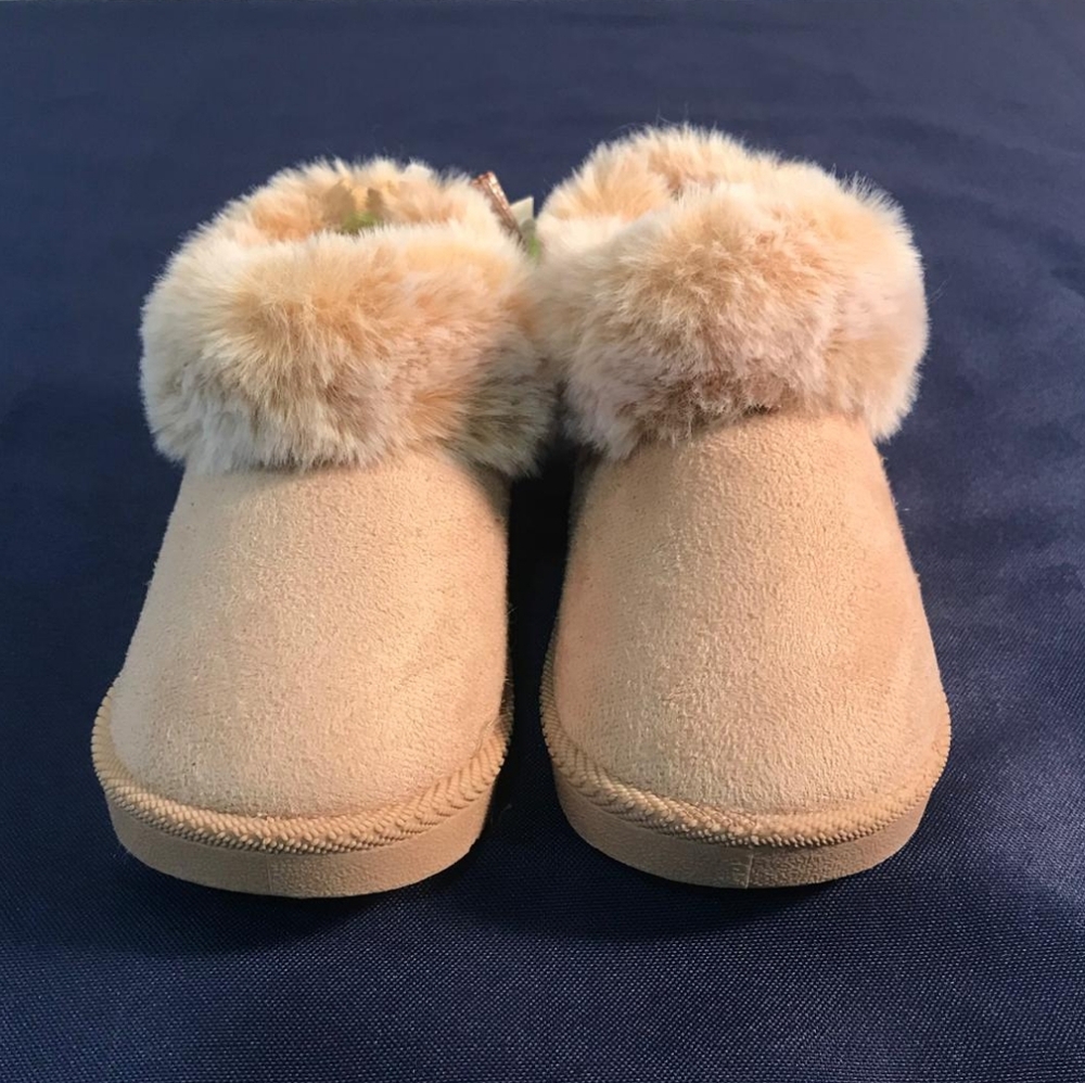 Stepping Stones Baby Girls Tan Faux Fur Booties Size 5
First Steps